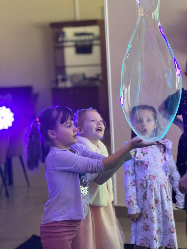 shoy_neonovih_pyzirei